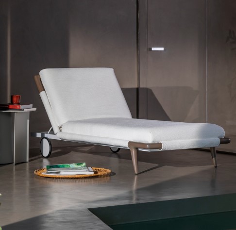 Chaise lounge