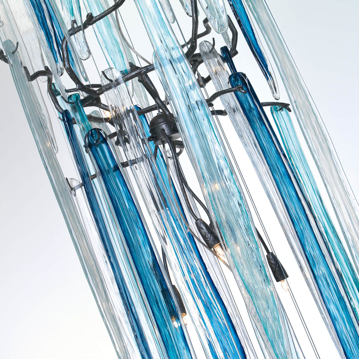 Suspension Waterfall Straw Triple