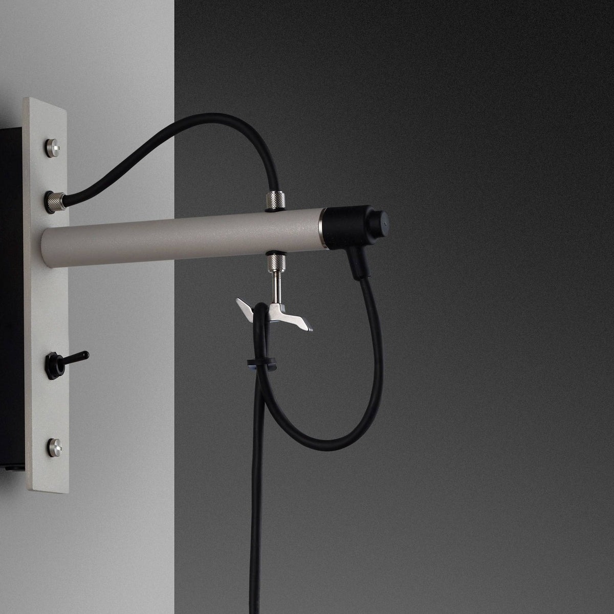 Hooked Wall / Nude / Stone / Steel