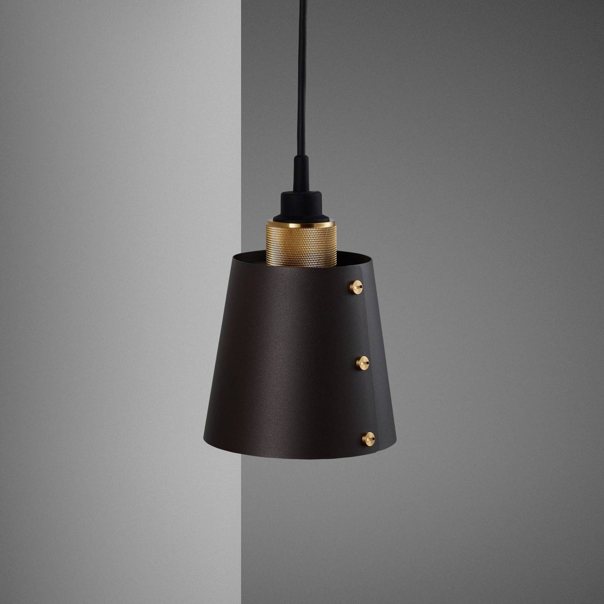 Hooked Wall / Small / Graphite / Brass