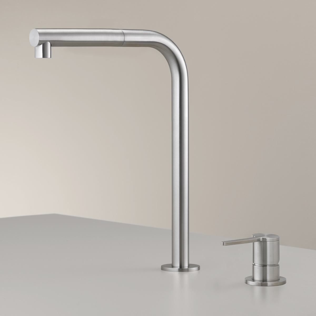 Tap INV84 with Pull-Out Hand Shower