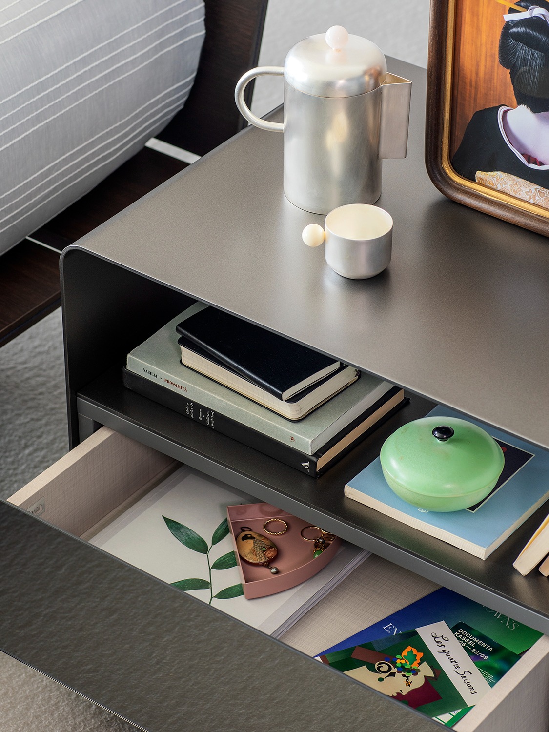 Foglio night tables