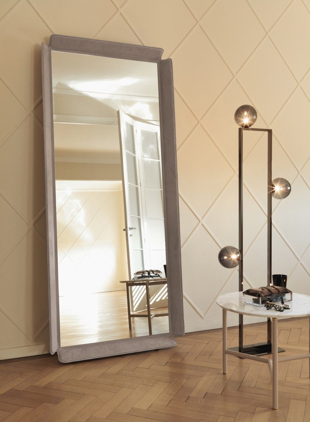 Gentleman mirror