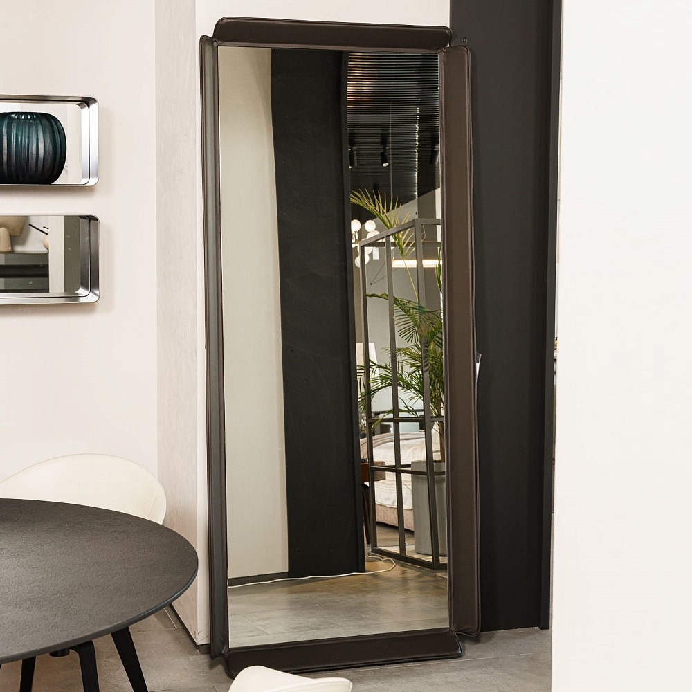 Gentleman mirror