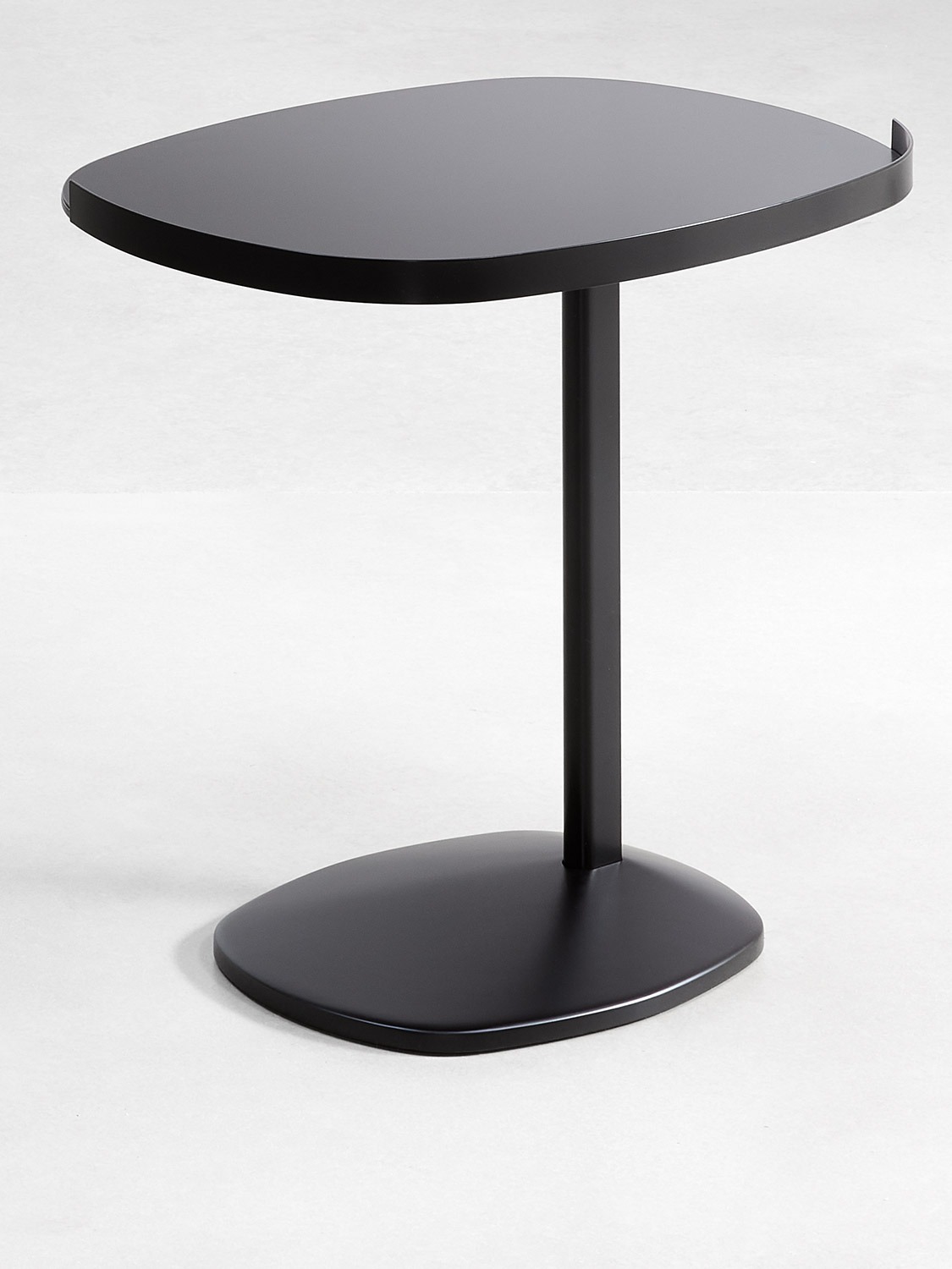 Victoria coffee table