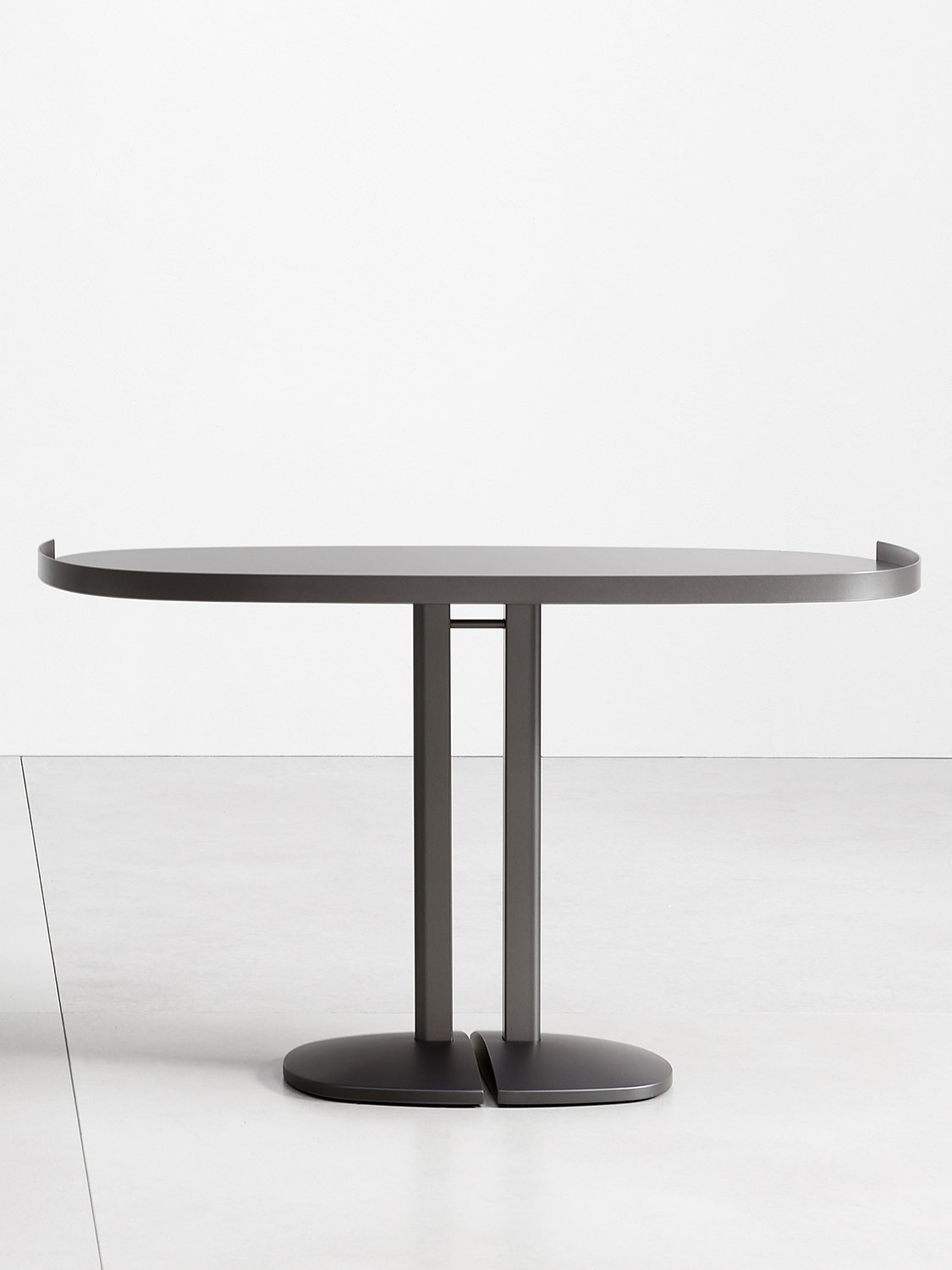 Victoria coffee table