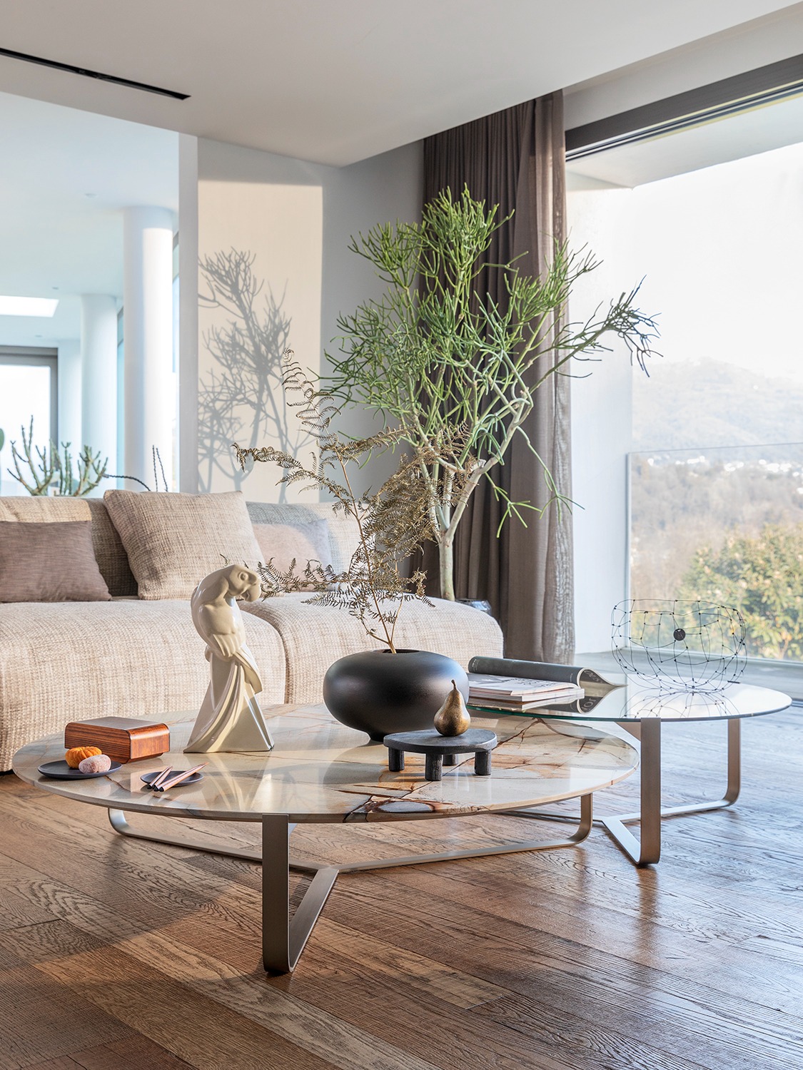 Yari coffee table