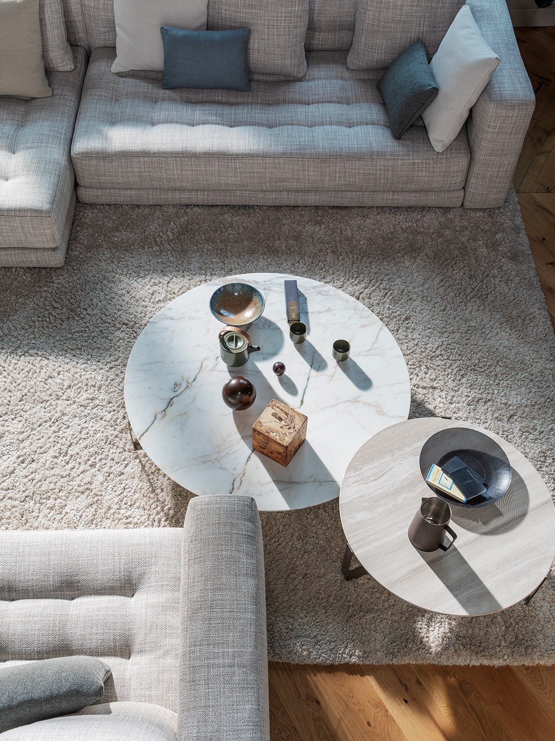 Yari coffee table