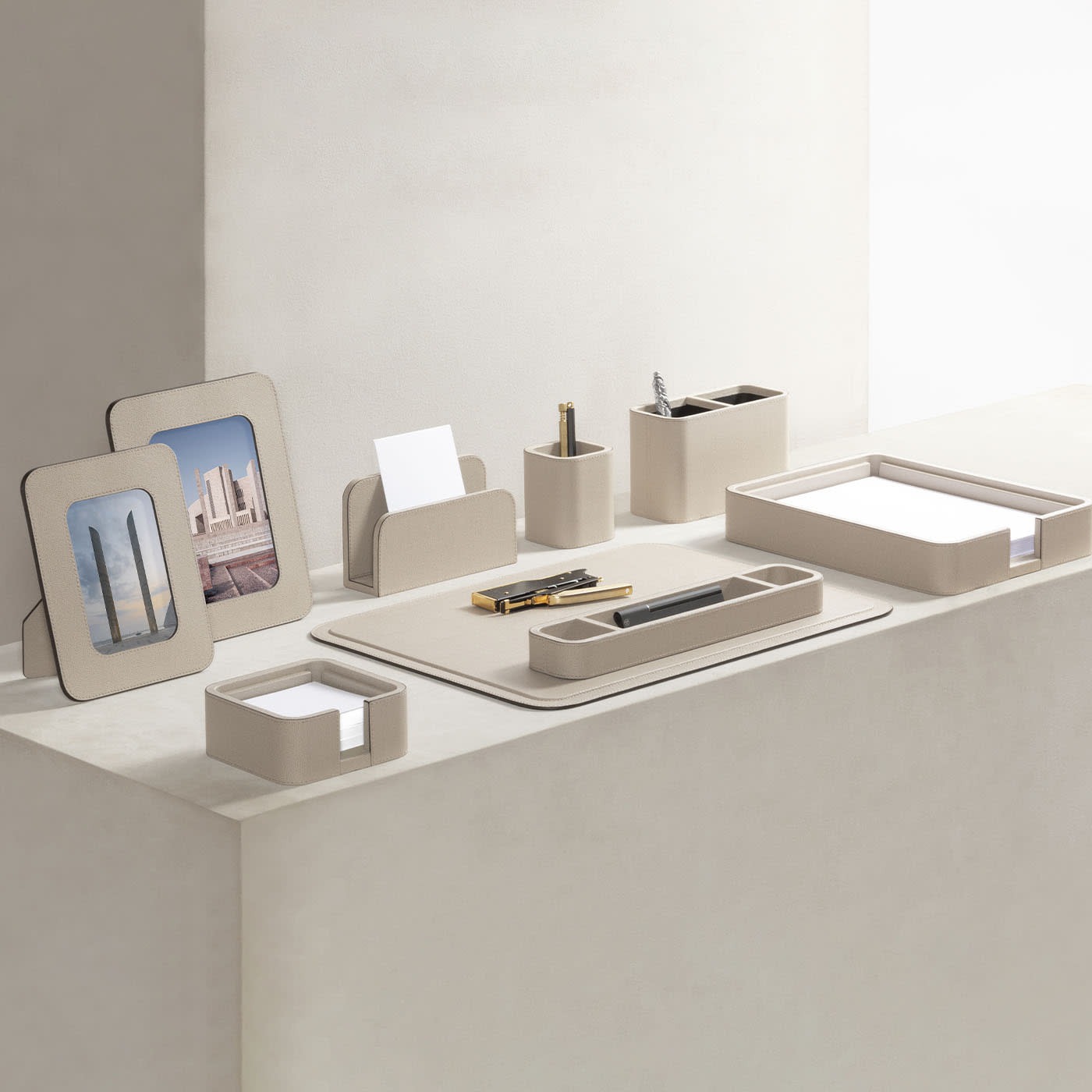 Polo A4 Paper Tray With Lid