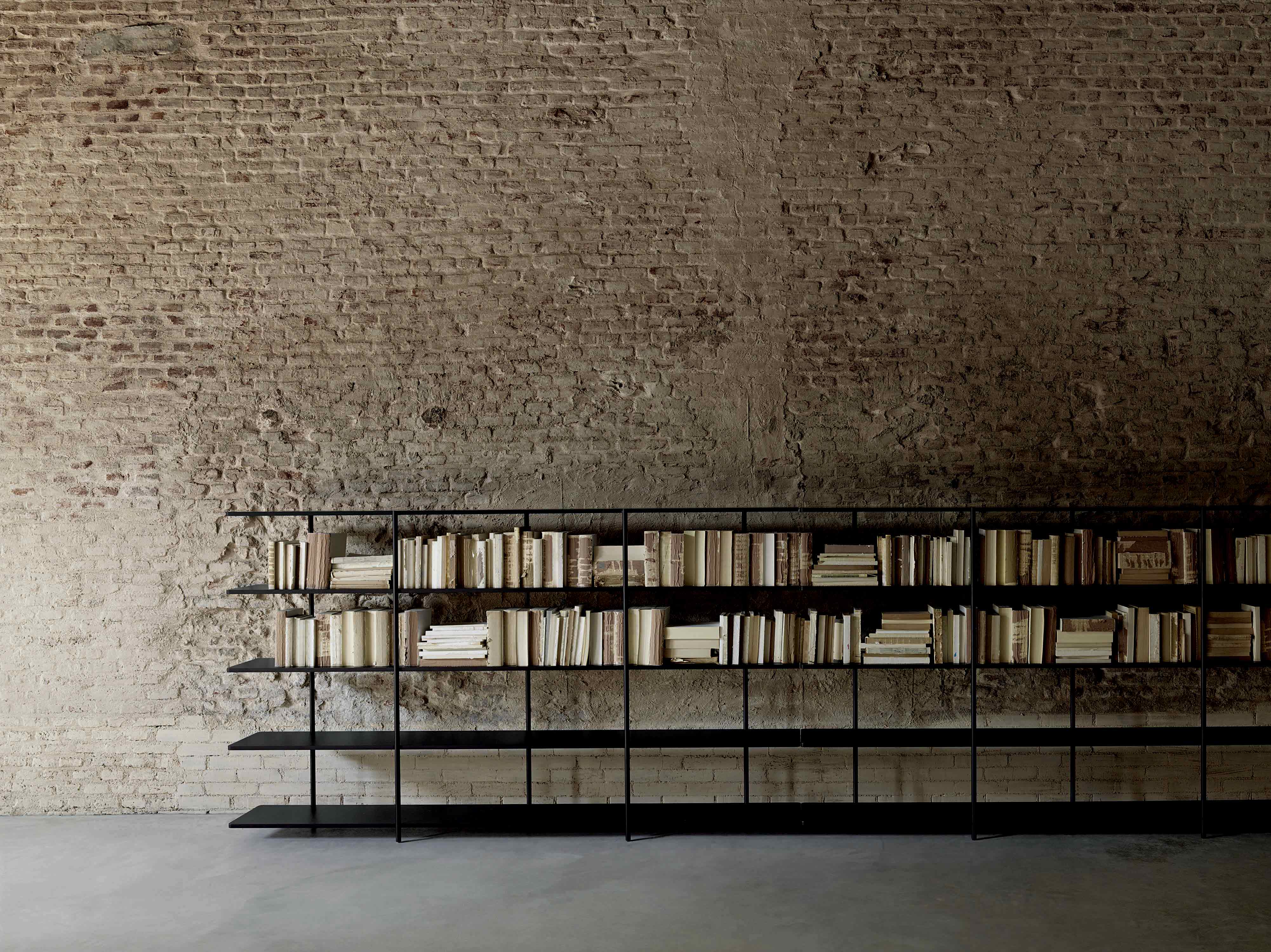 Aero Bookshelf