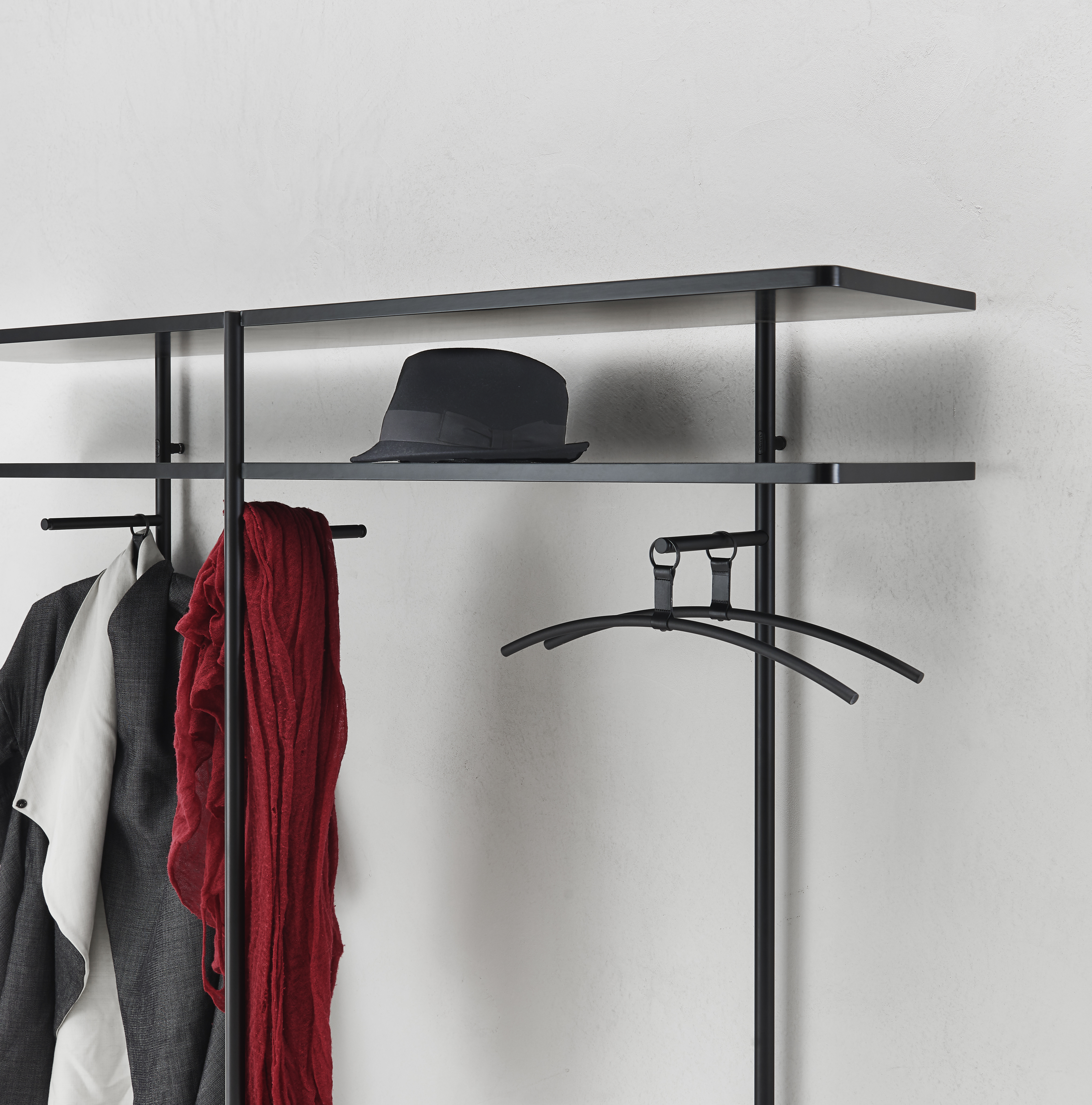 Aero V Wall-mounted Coat