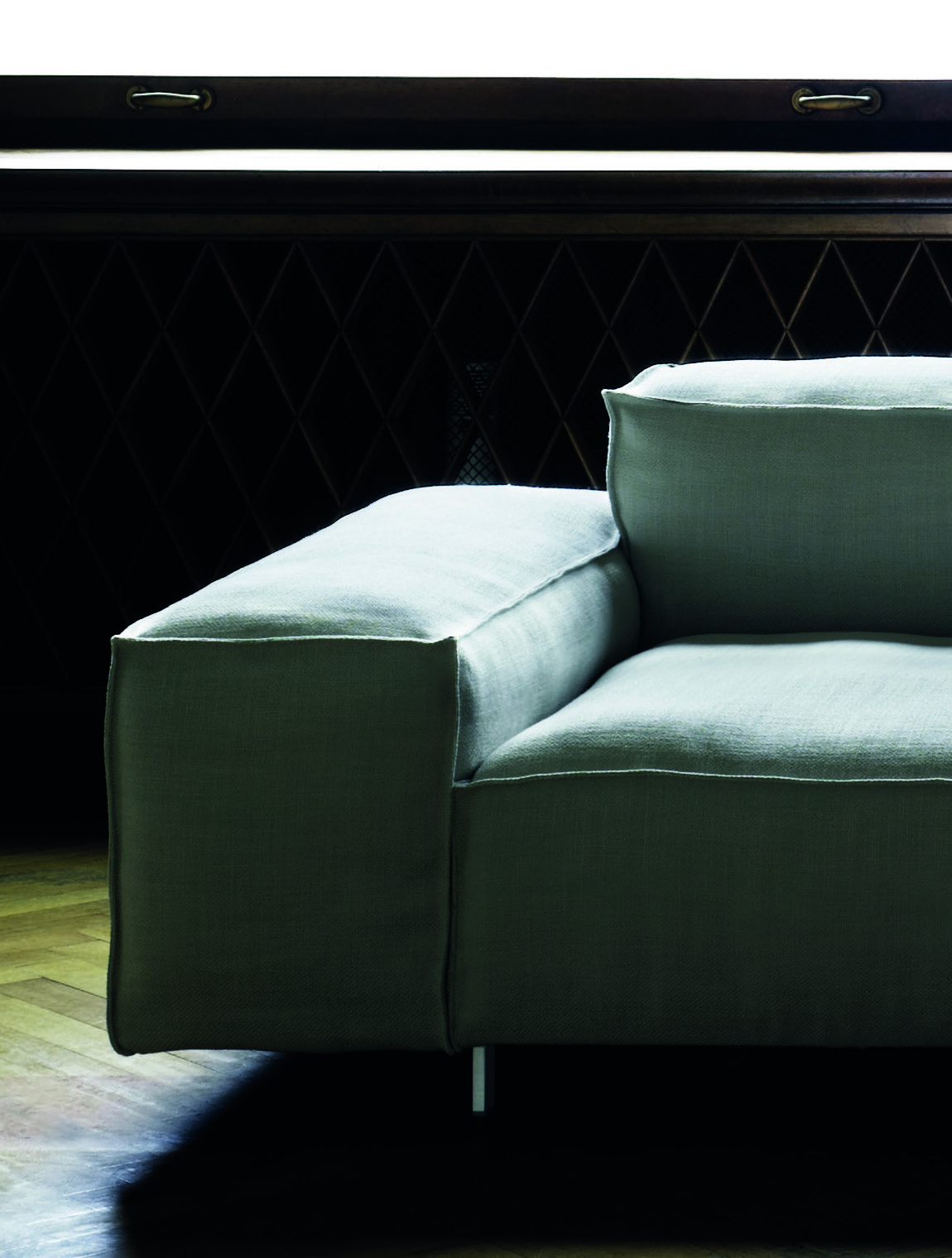 NeoWall Sofa