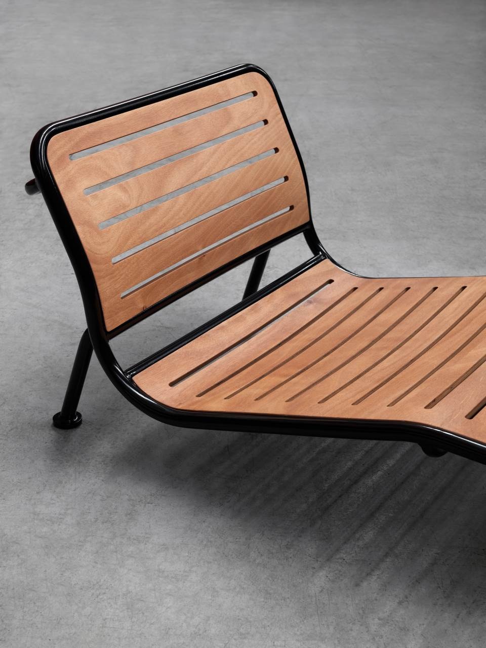 Super Frog Chaise Lounge