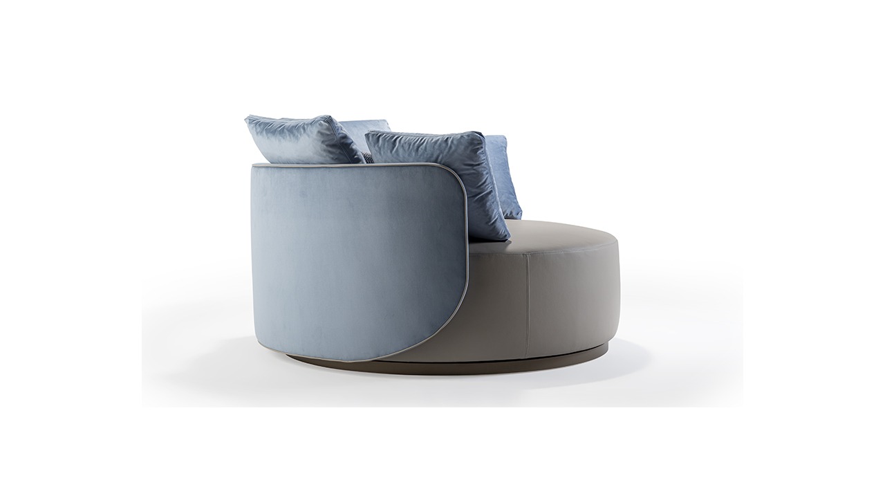 Hug Swivel Armchair