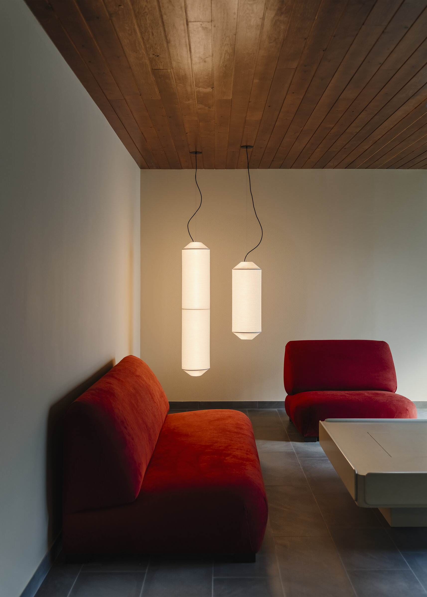Tekiò Vertical Pendant Lamps