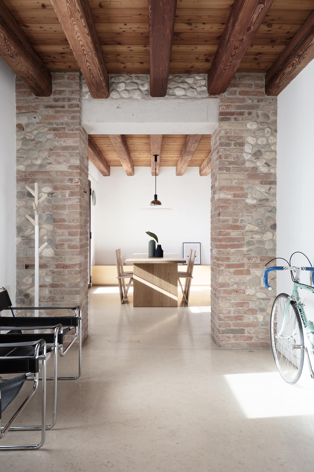 Ariva Chair