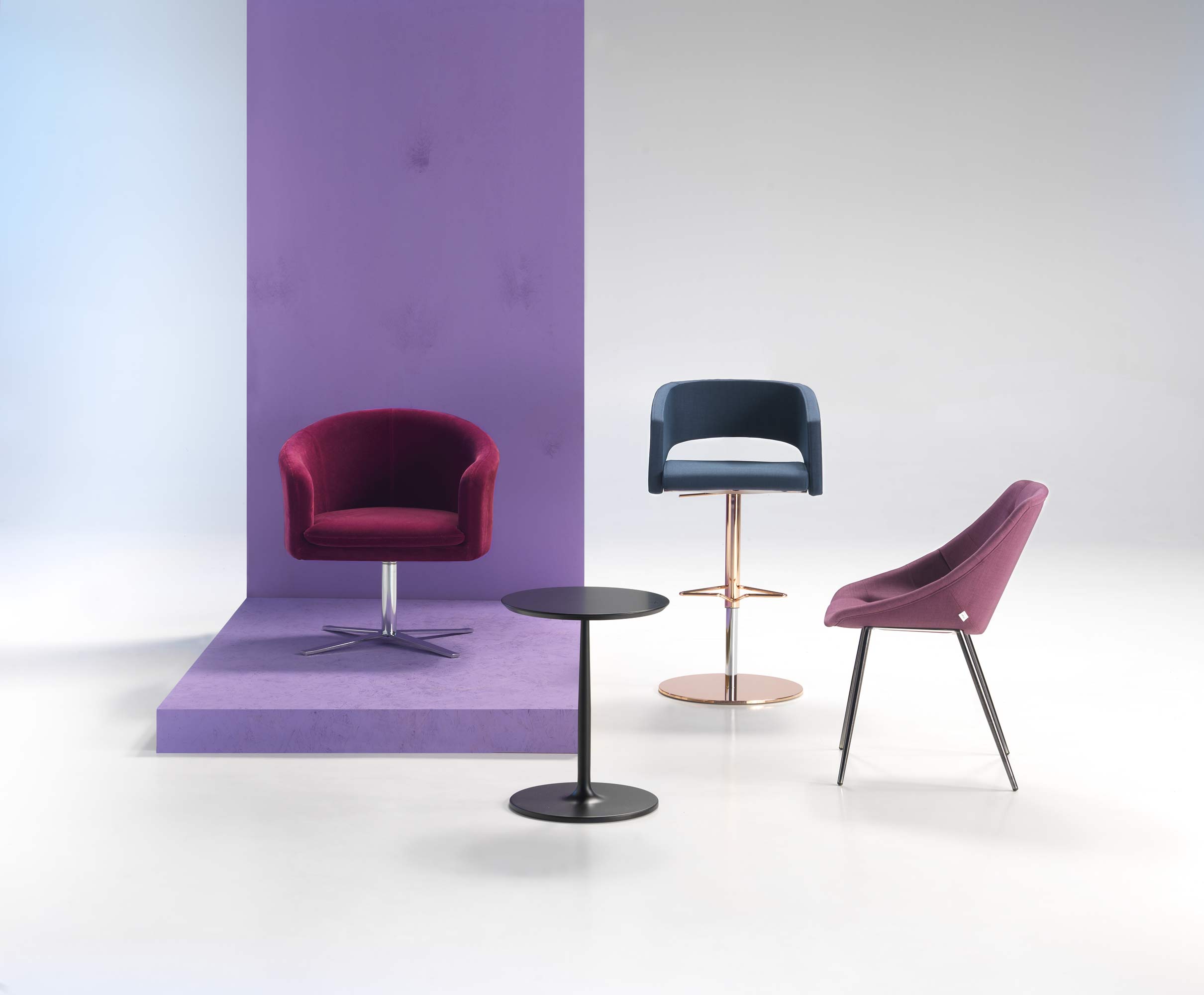 Daphne Armchair