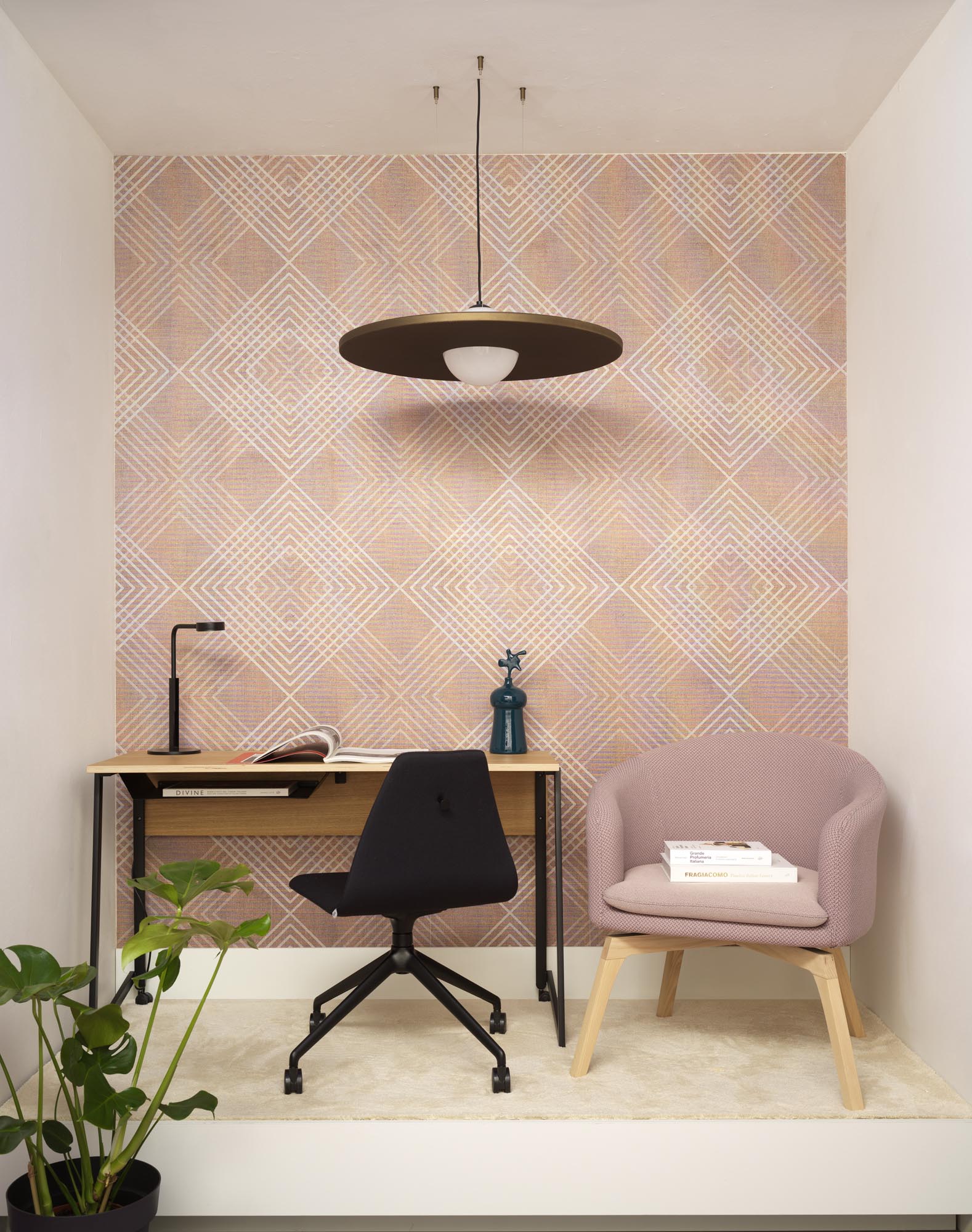 Daphne Armchair