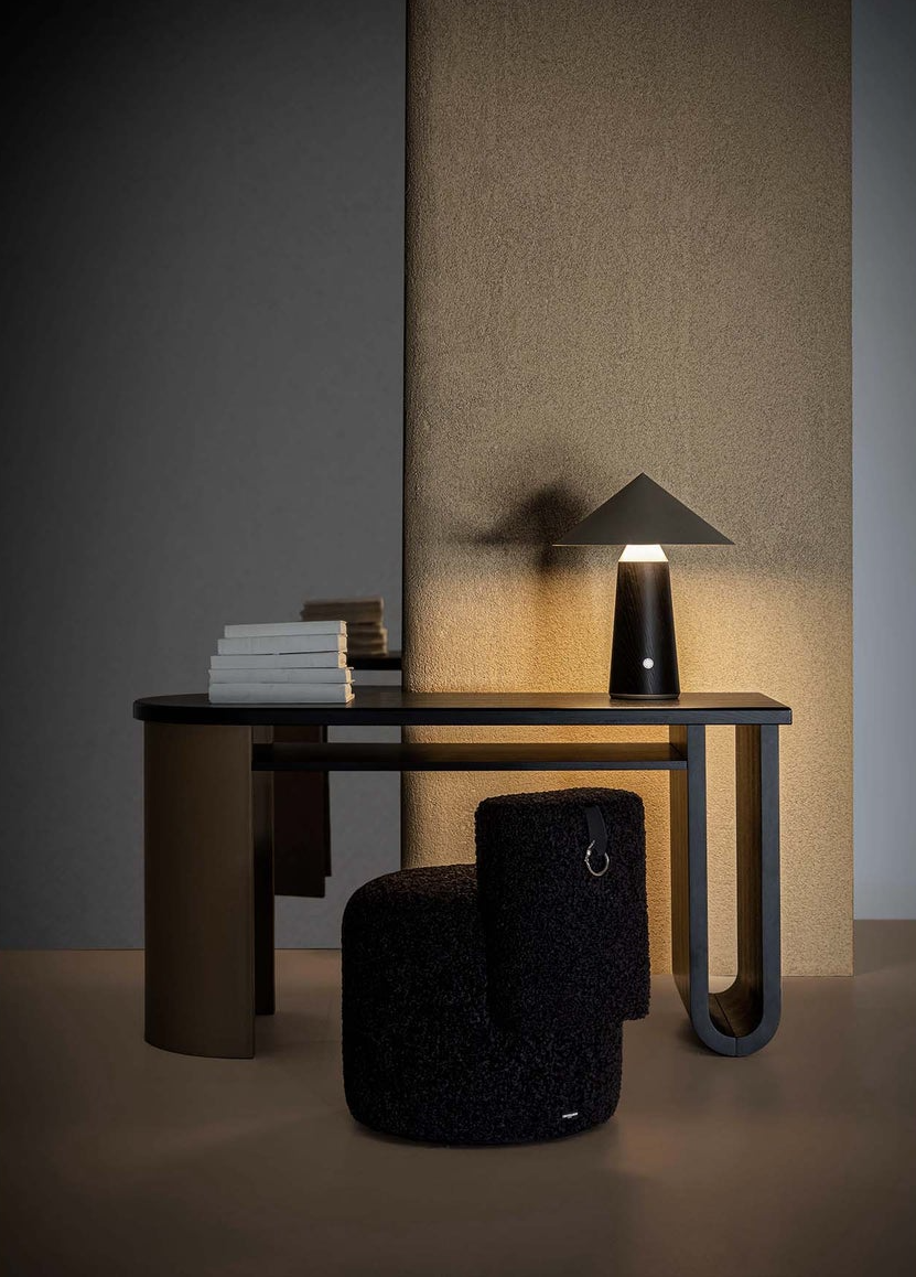 Papel Desk