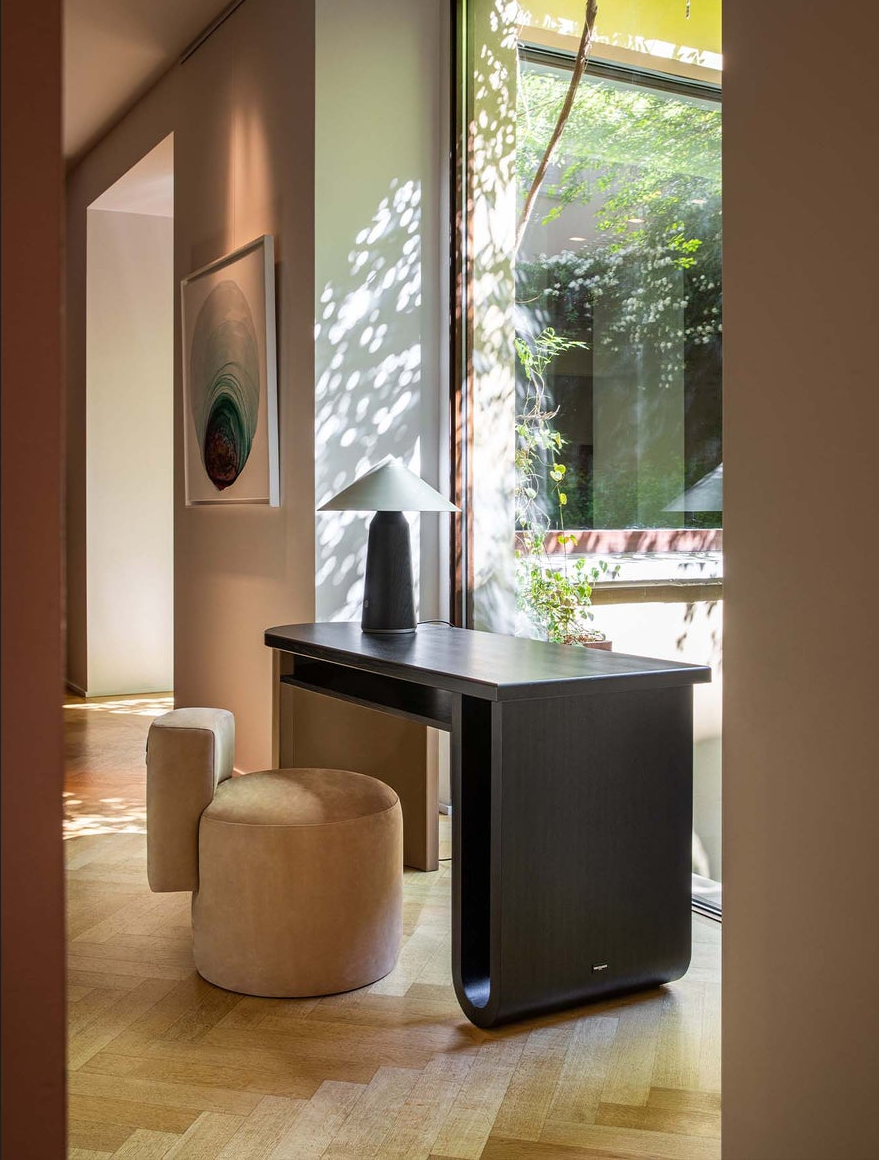 Papel Desk