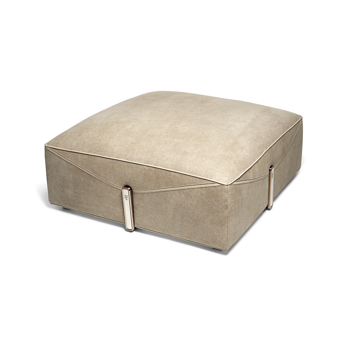 Bastian pouffe
