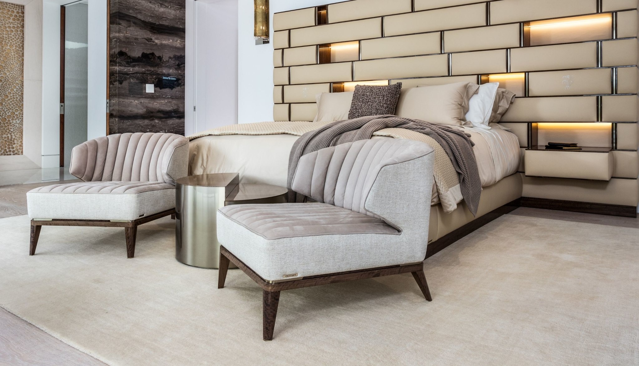 Blondie armchair