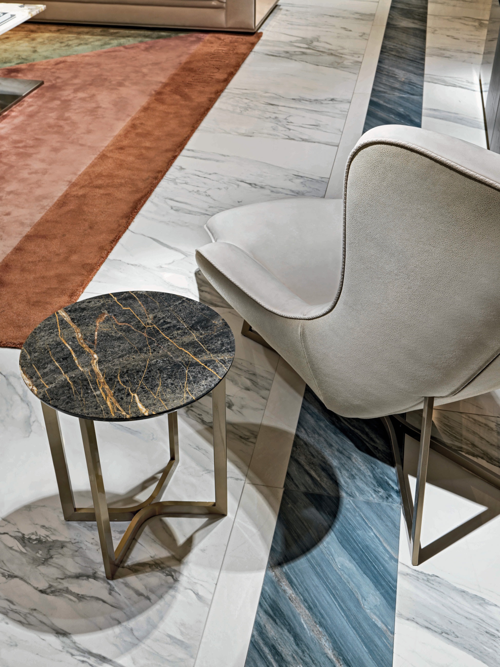 Egoiste low table