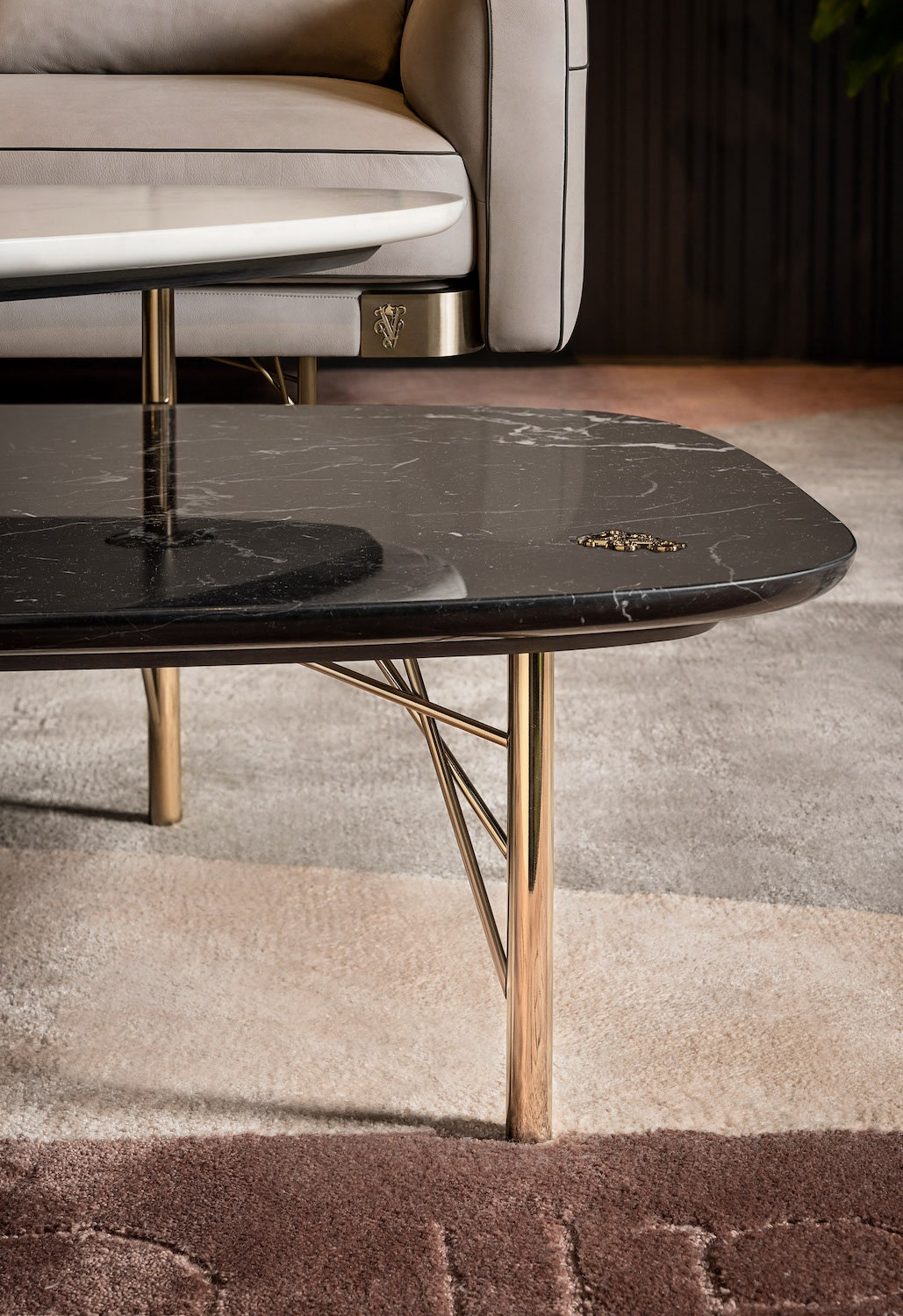 Trapeze Low table