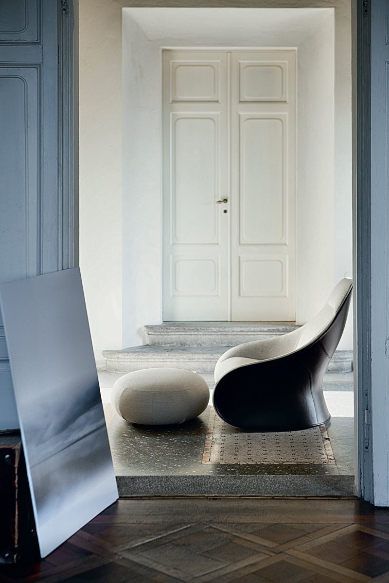 Derby Modern Swivel Armchair