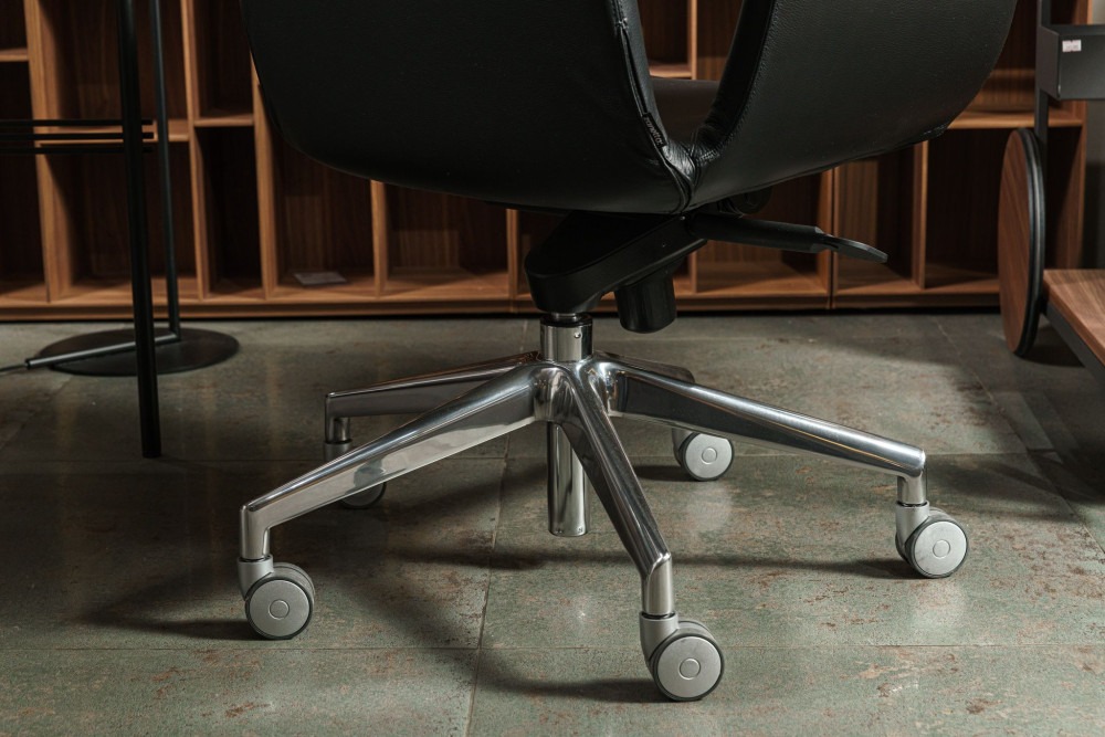 Lord Reclining swivel armchair