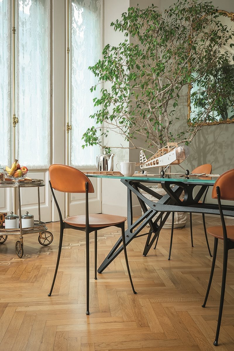 Reale CM Modern Table