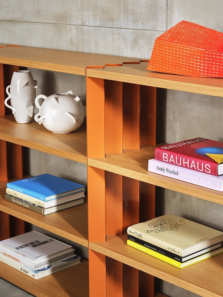 Z24 Bookcase
