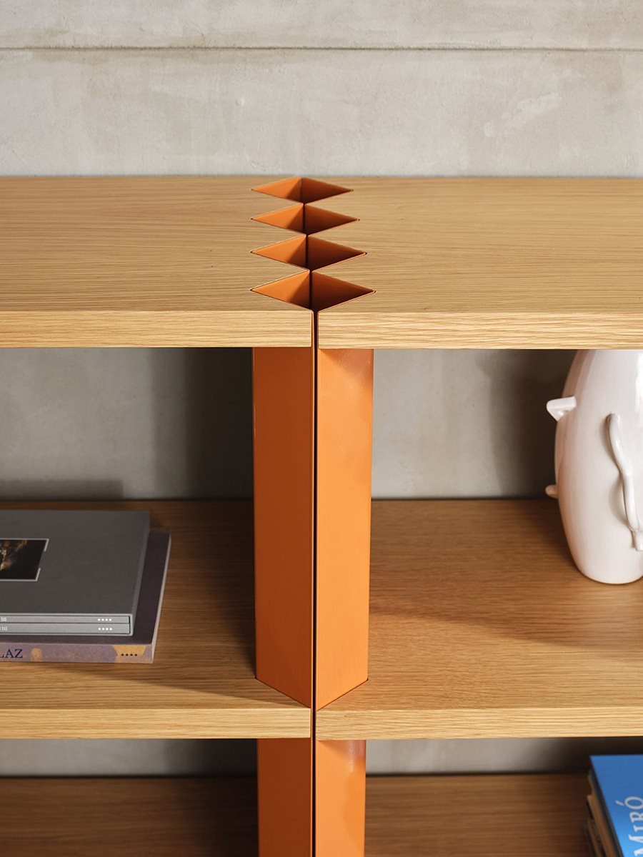 Z24 Bookcase