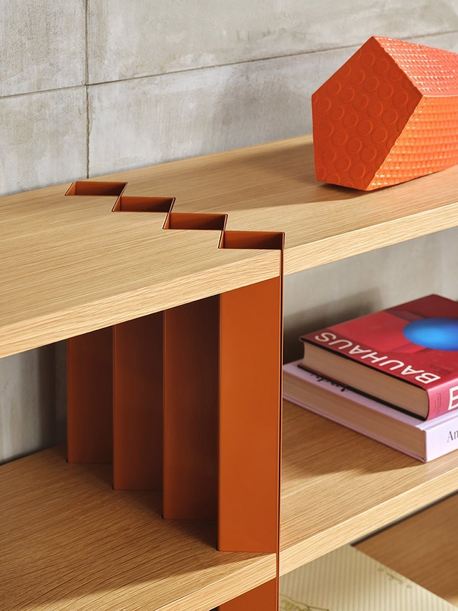 Z24 Bookcase