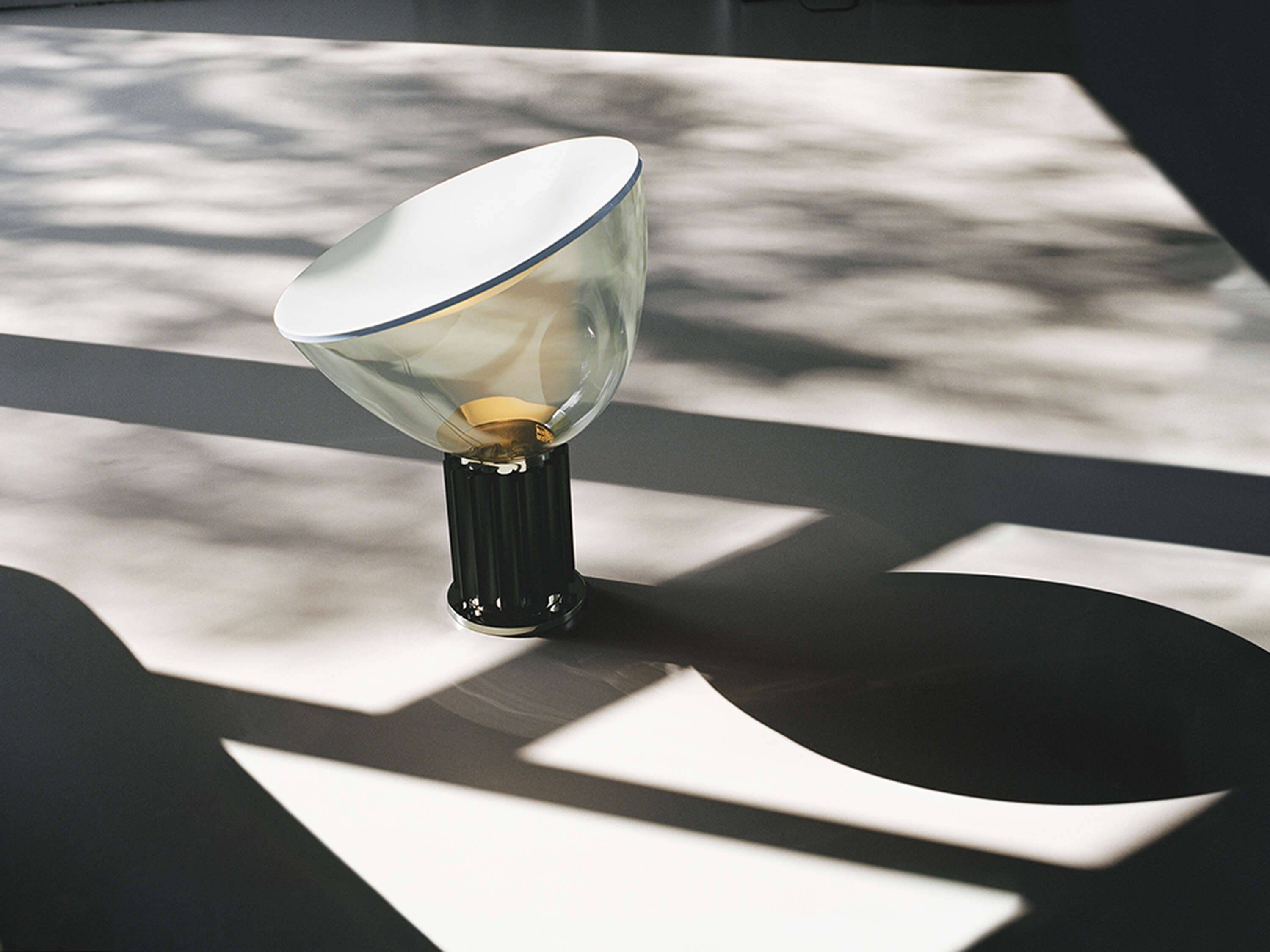 Table Lamp Taccia (PMMA)